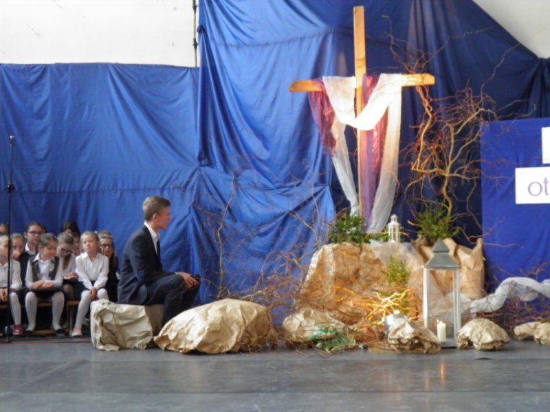 Popatrz na krzyż - misterium wielkanocne